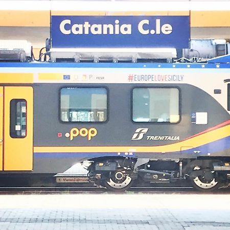 Binario 8 Catania Stazione Centrale Eksteriør billede