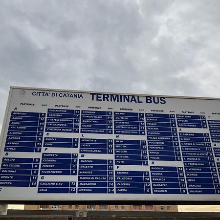 Binario 8 Catania Stazione Centrale Eksteriør billede